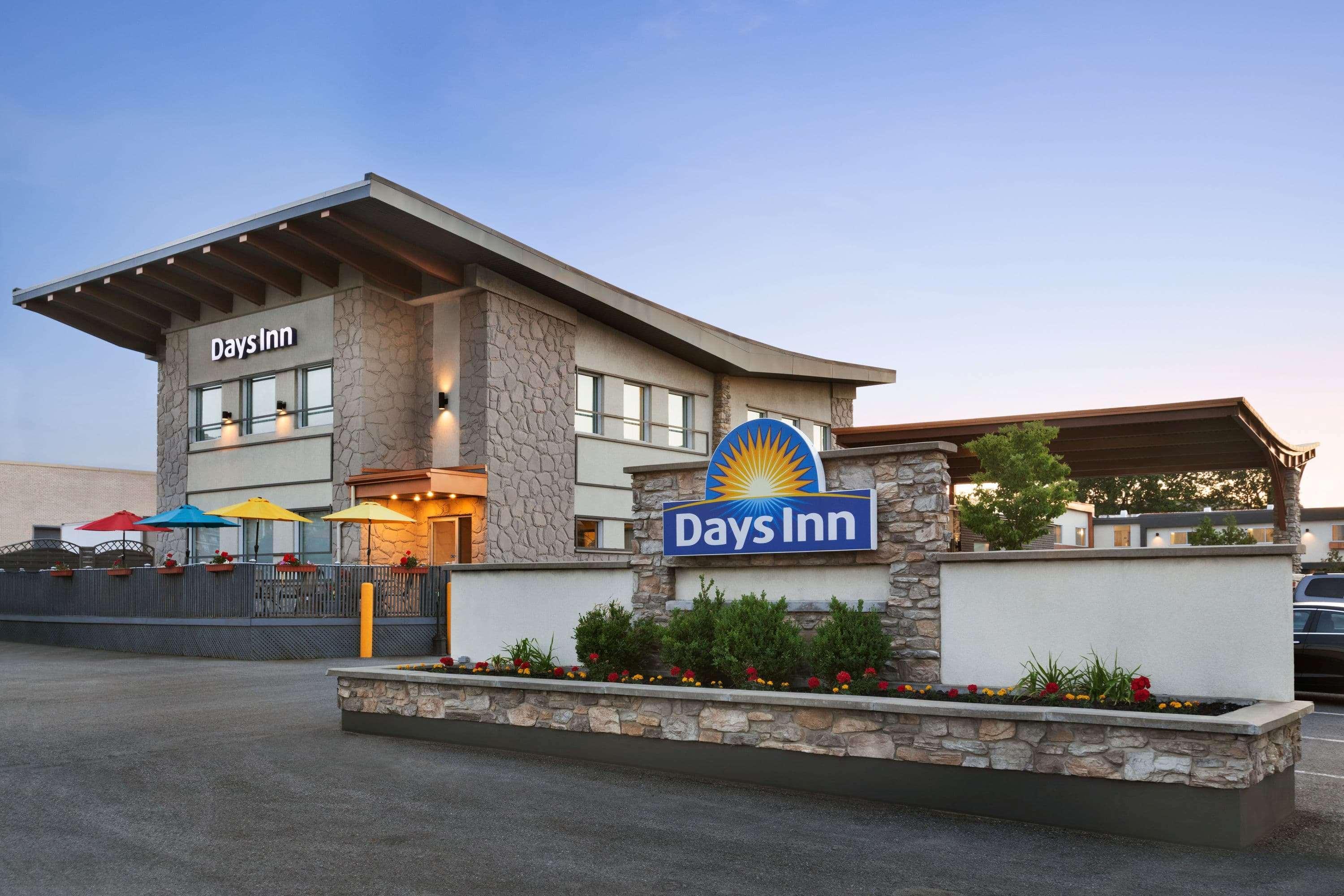 Days Inn By Wyndham Montreal East Kültér fotó