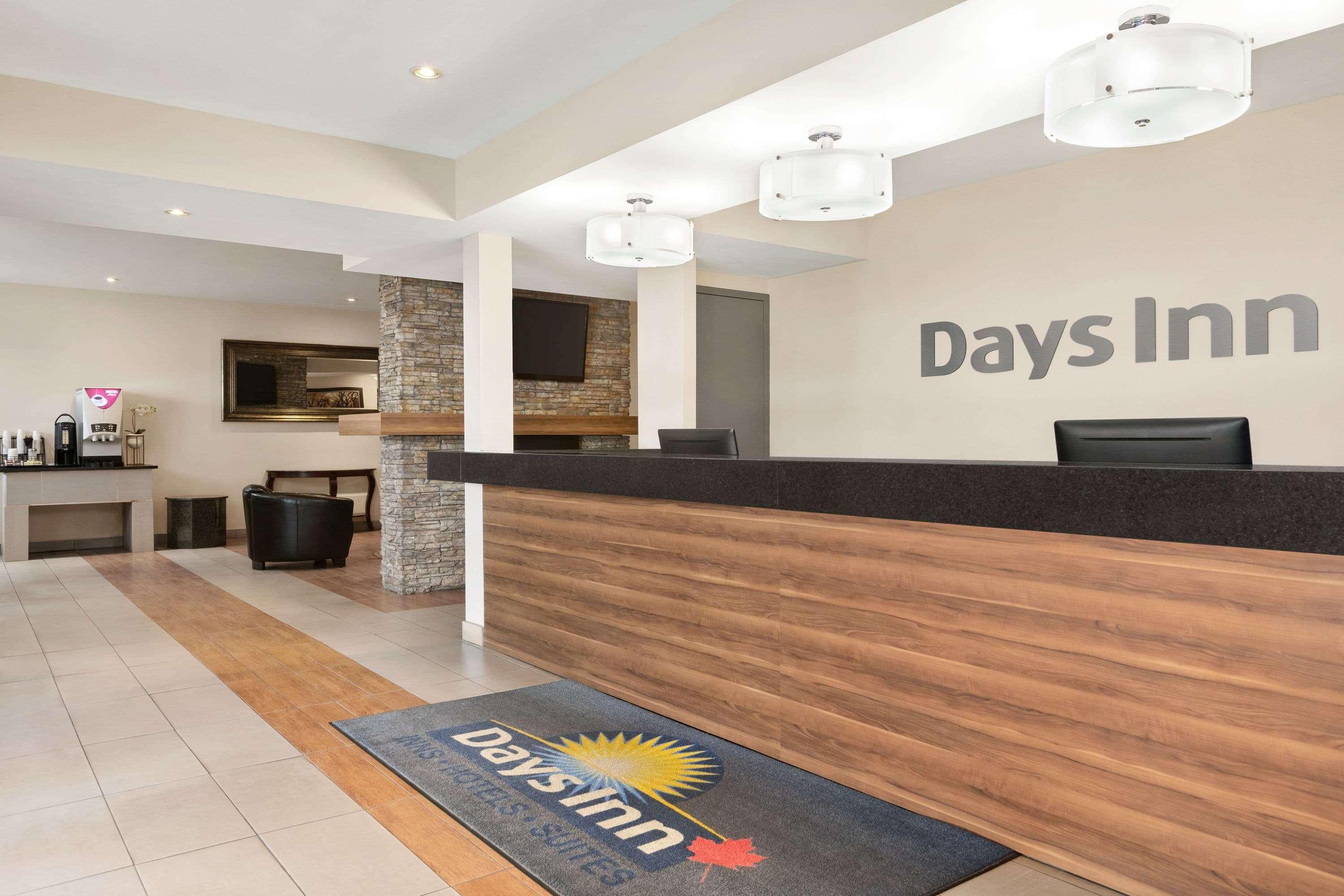 Days Inn By Wyndham Montreal East Kültér fotó